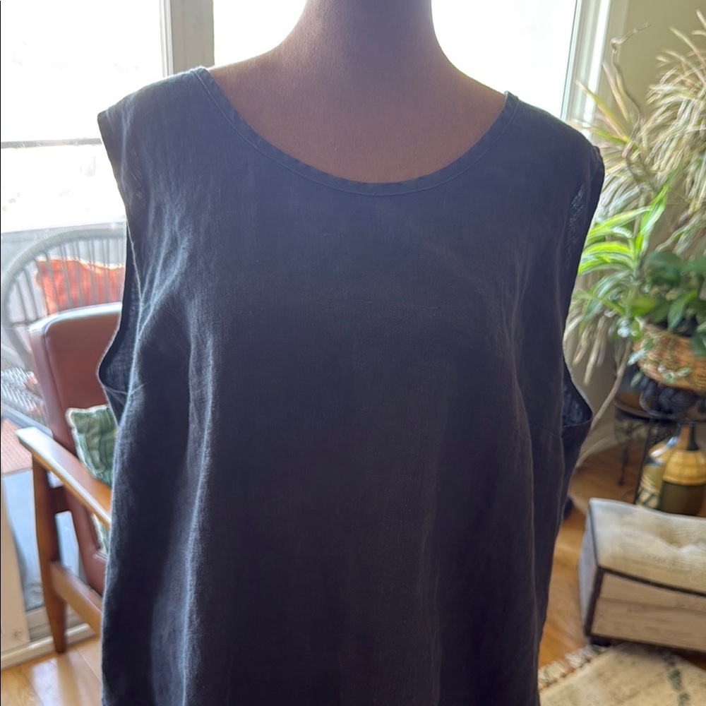 Women's Sleeveless Top - Black